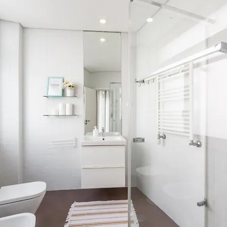 펜션 Bright Center, 10m From Subway, 6 Rooms, Up To 20 Ppl 리스본