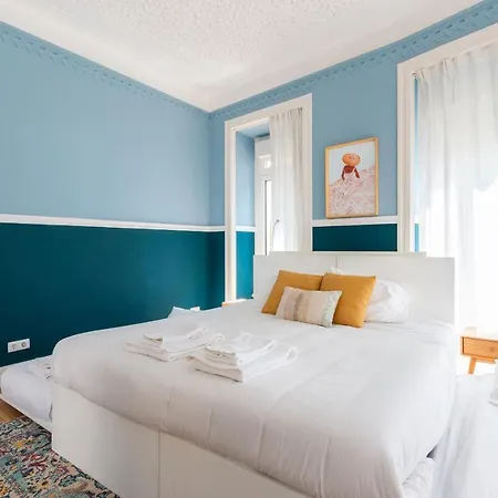 Дом отдыха Bright Center, 10m From Subway, 6 Rooms, Up To 20 Ppl Лиссабон