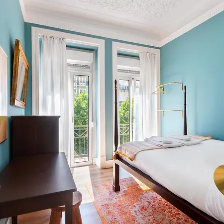 Дом отдыха Bright Center, 10m From Subway, 6 Rooms, Up To 20 Ppl