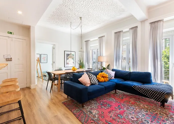 Bright Center, 10m From Subway, 6 Rooms, Up To 20 Ppl Holiday home Lisbon