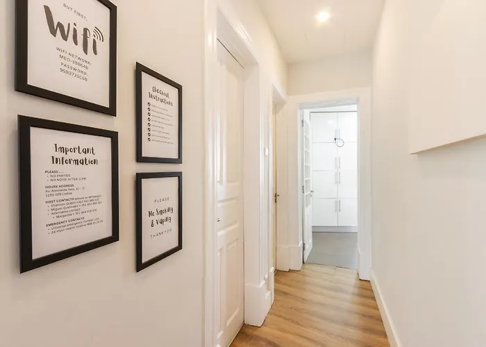 Holiday home Bright Center, 10m From Subway, 6 Rooms, Up To 20 Ppl *