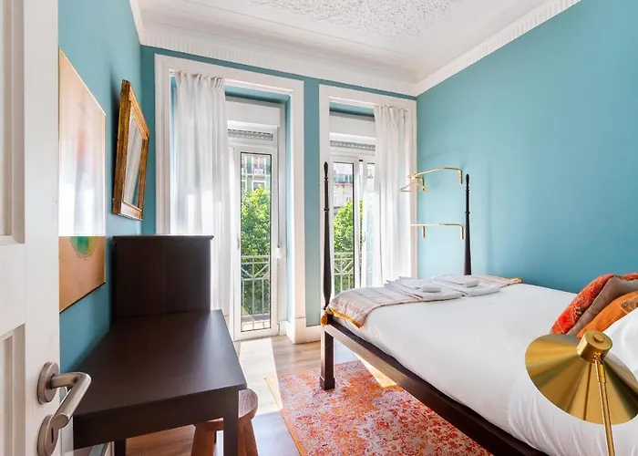 Holiday home Bright Center, 10m From Subway, 6 Rooms, Up To 20 Ppl