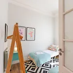 Bright Center, 10m From Subway, 6 Rooms, Up To 20 Ppl Lizbona