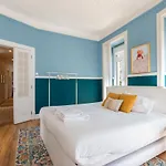 Bright Center, 10m From Subway, 6 Rooms, Up To 20 Ppl Lizbona