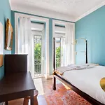 Dom wakacyjny Bright Center, 10m From Subway, 6 Rooms, Up To 20 Ppl